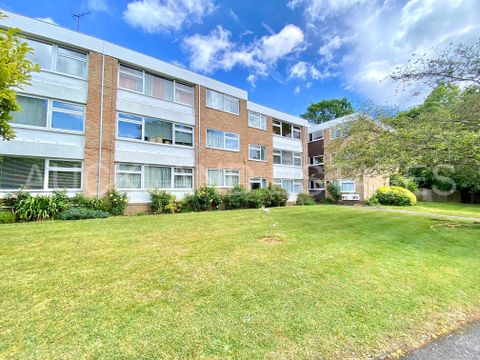 Heathfield Close, Potters Bar EN6