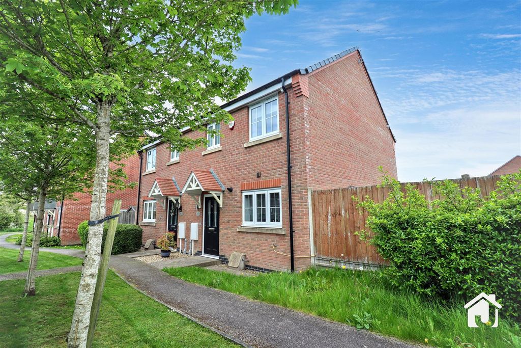 3 bed semi-detached house for saleLondon Road, Markfield, Leicestershire LE67