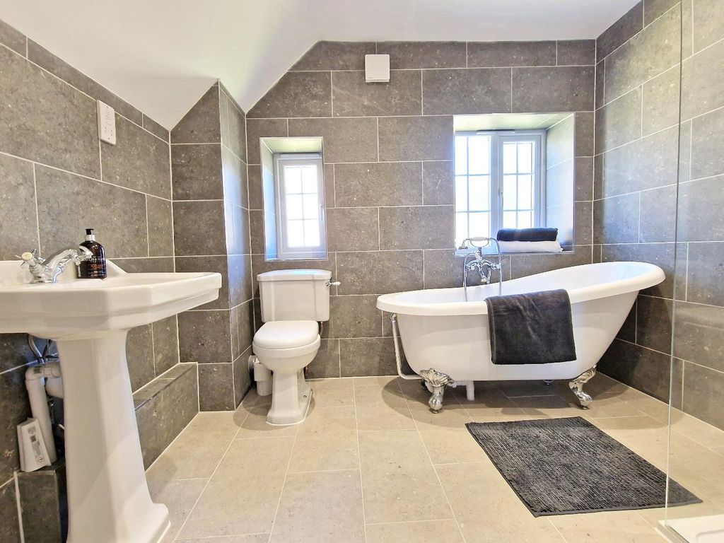 Additional image 21 of 6 bed detached house for saleFringford Road, Caversfield, Bicester OX27