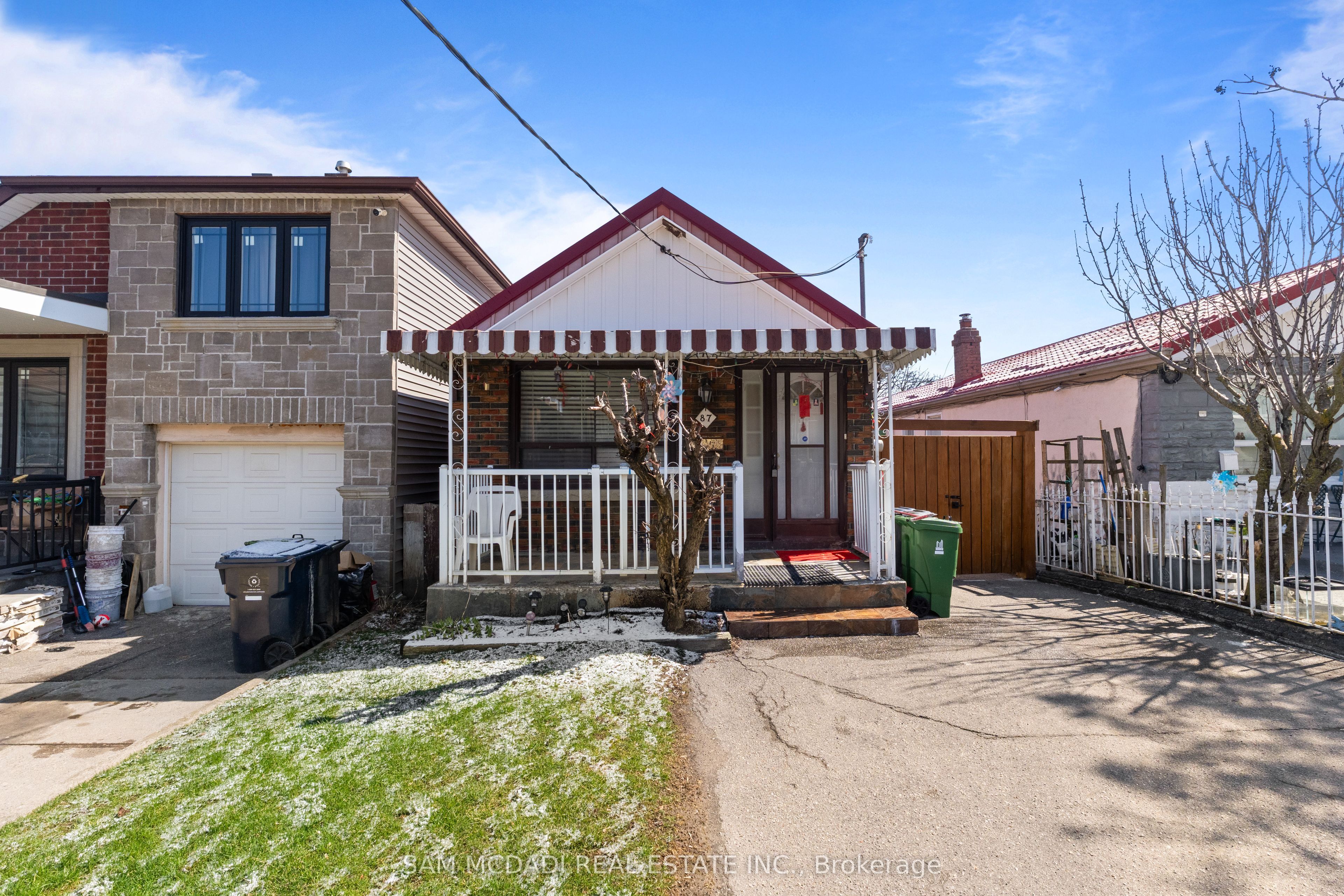 87 Dynevor Road, Toronto, ON, M6E 3X3