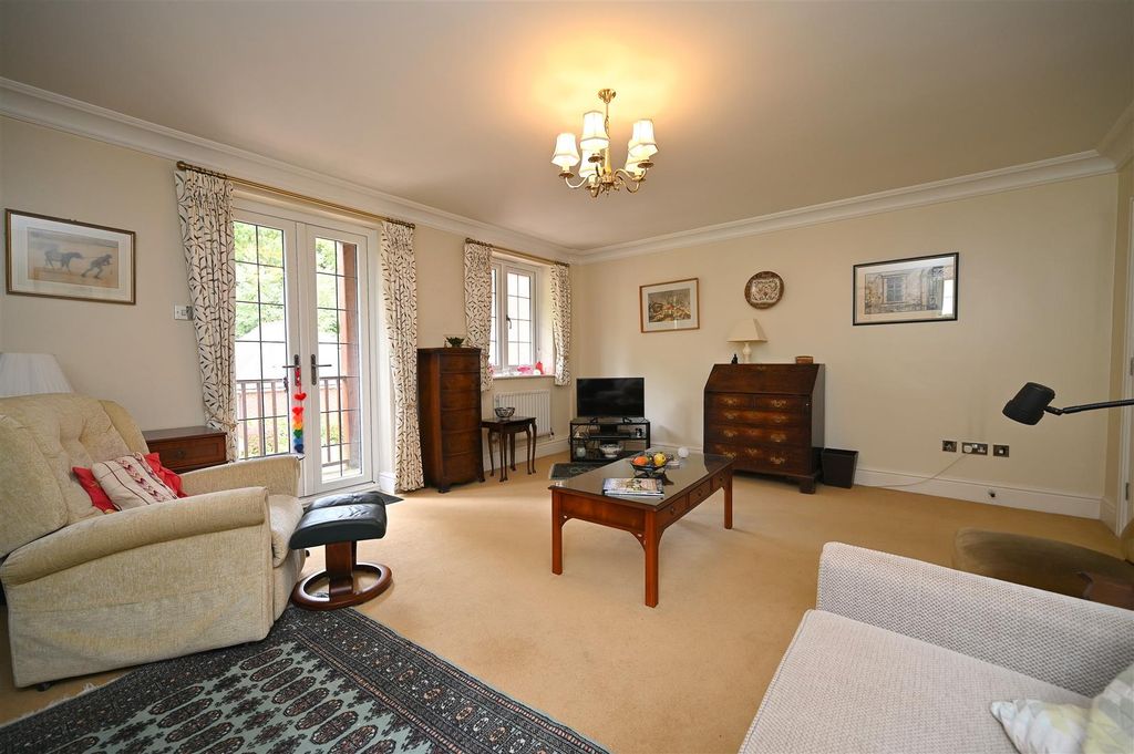 3 bed flat for salePark House, Harborne Road, Edgbaston, Birmingham B15 photo 5