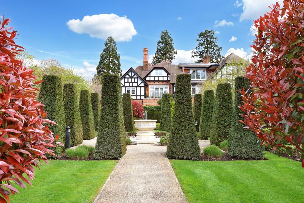 Additional image 3 of 4 bed detached house for saleQueen Elizabeth Crescent, Beaconsfield, Buckinghamshire HP9