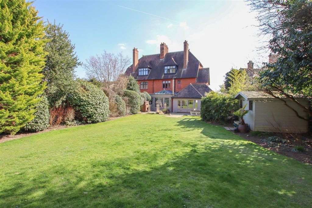 Additional image 43 of 6 bed semi-detached house for saleSt. Catherines Road, Broxbourne EN10