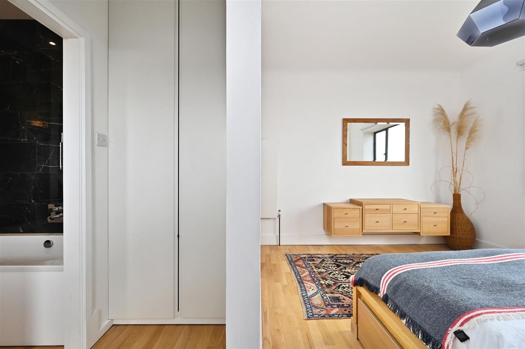 Additional image 29 of 3 bed flat for saleDe La Warr Parade, Bexhill-On-Sea TN40
