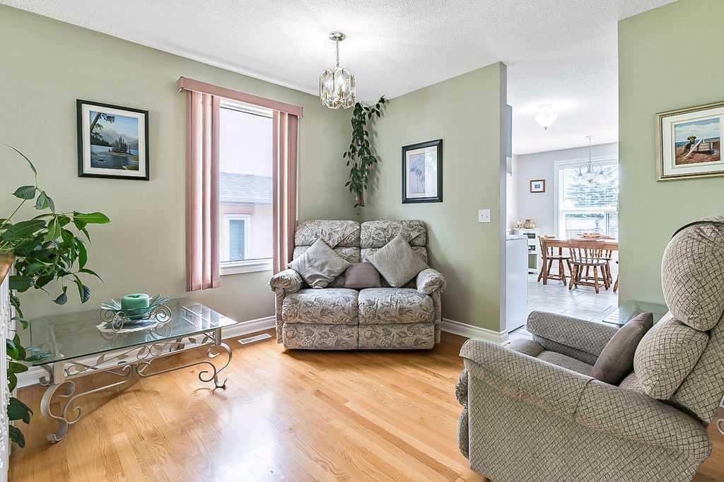Additional image 4 of 141 Shawfield Way SW, Calgary, AB, T2Y 2Y2