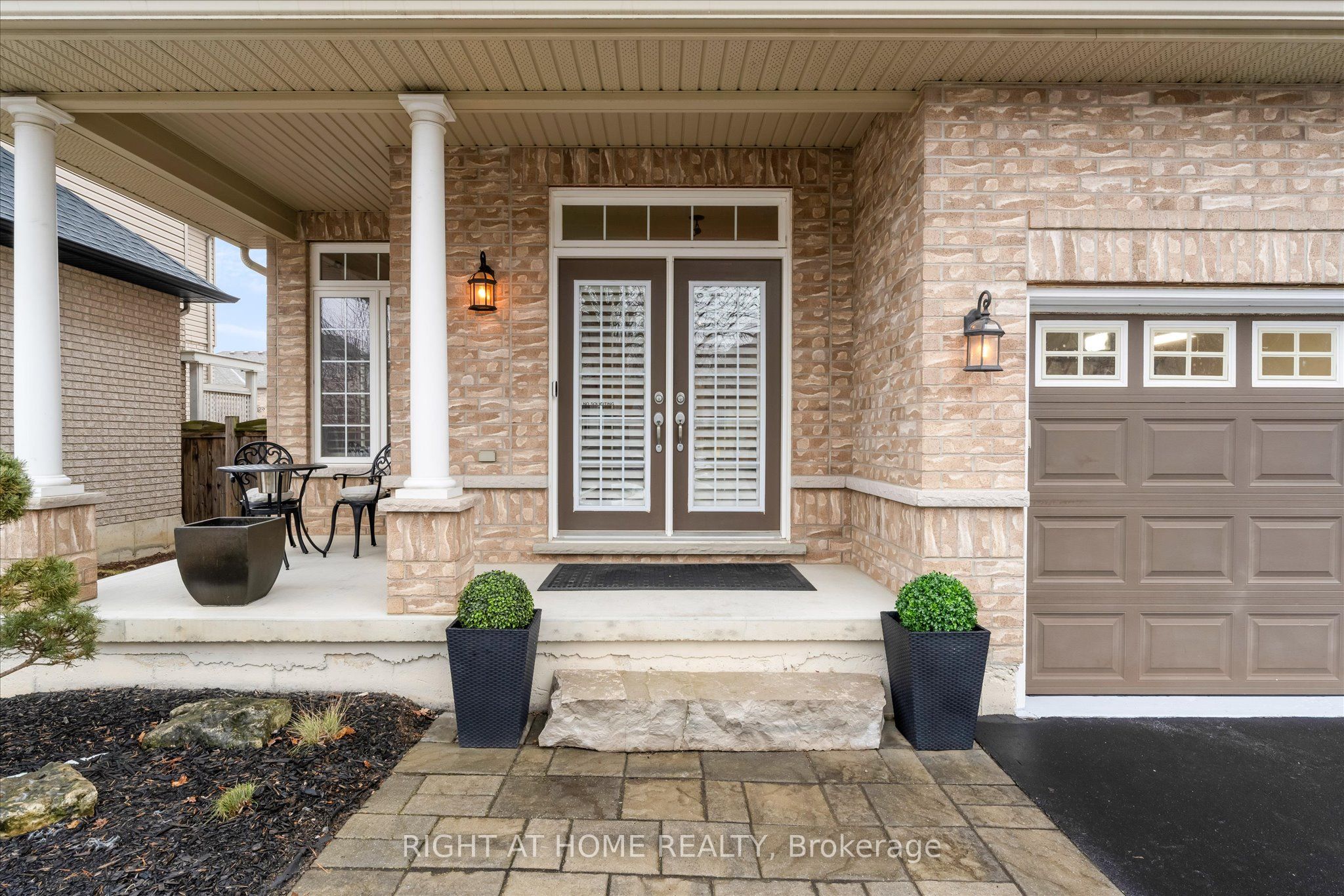 87 Newcombe Road, Hamilton, ON, L9H 0A6 photo 3