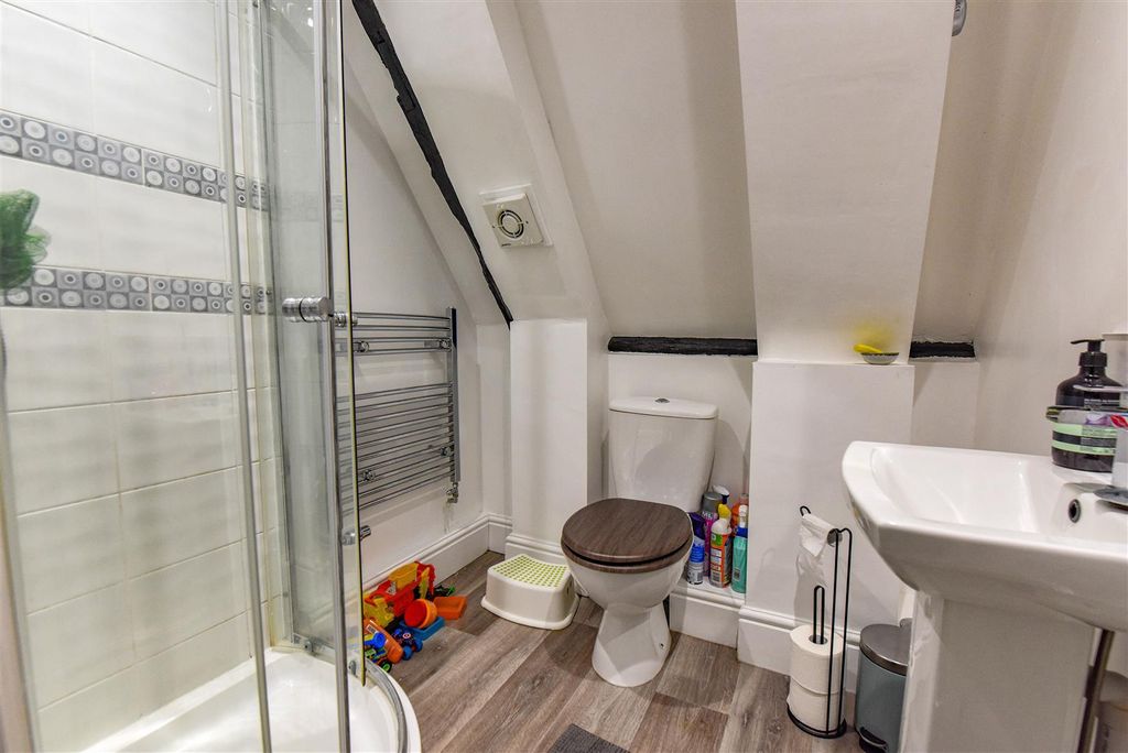 Additional image 7 of 2 bed flat for saleFitzhardinge House, Marybrook Street, Berkeley GL13