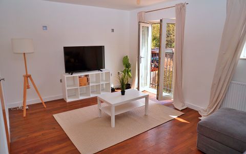Carisbrook Road B17