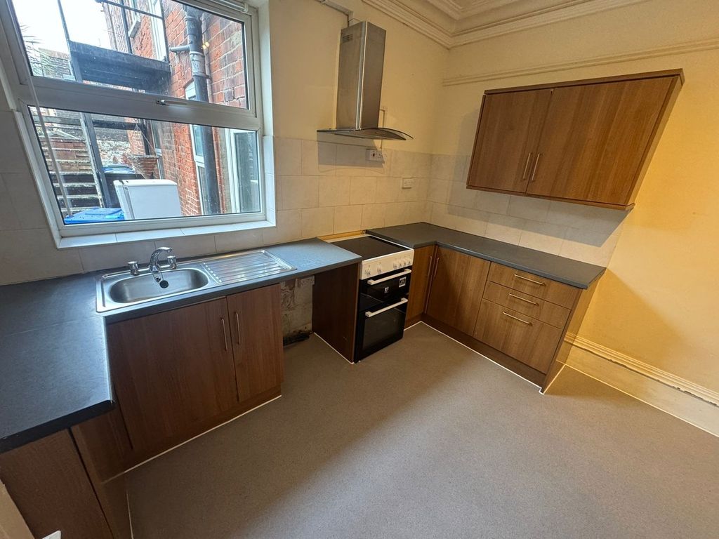 2 bed flat for saleSleaford Road, Boston PE21 photo 3