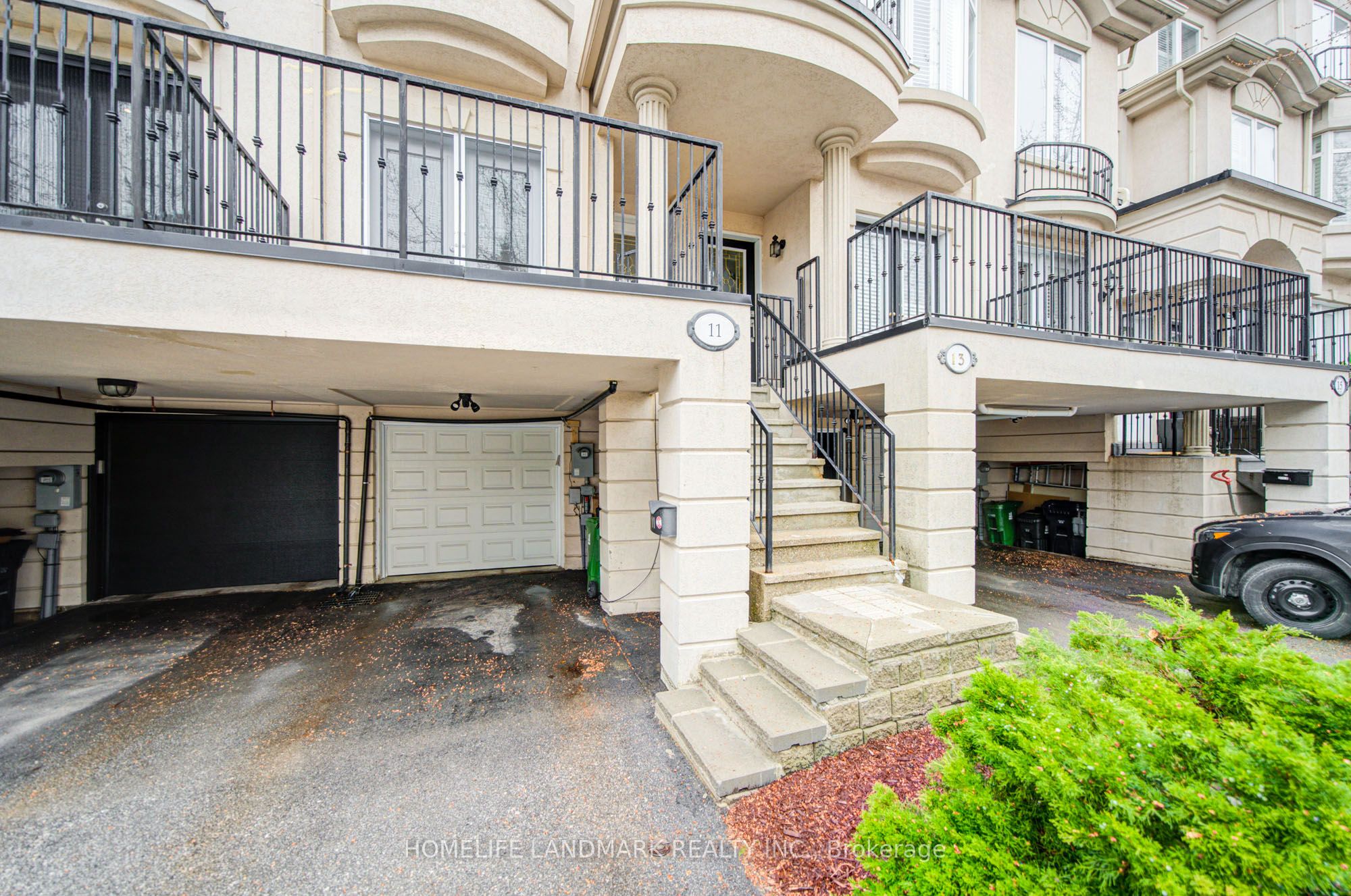 11 Humphrey Gate, Toronto, ON, M3C 4B8