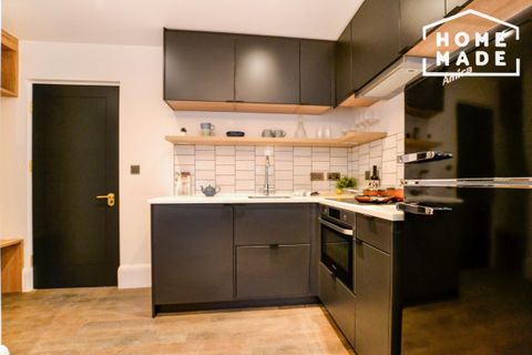 Brixton Junction, Brixton SE24