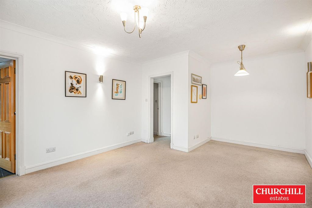Additional image 7 of 2 bed flat for saleBoleyn Court, Epping New Road, Buckhurst Hill IG9