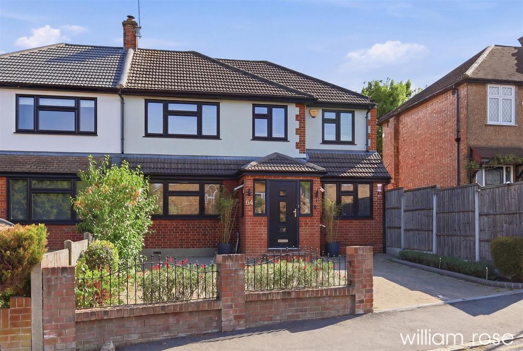 4 bed semi-detached house for saleWestbury Lane, Buckhurst Hill IG9