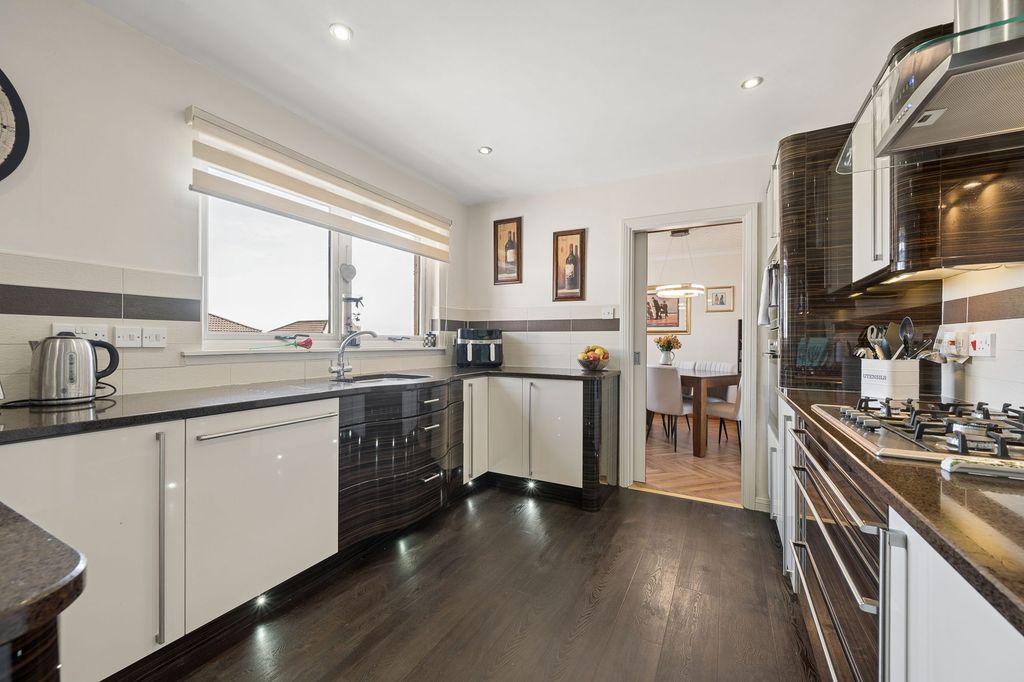 Additional image 12 of 4 bed detached house for saleHawthorn Bank, Seafield EH47