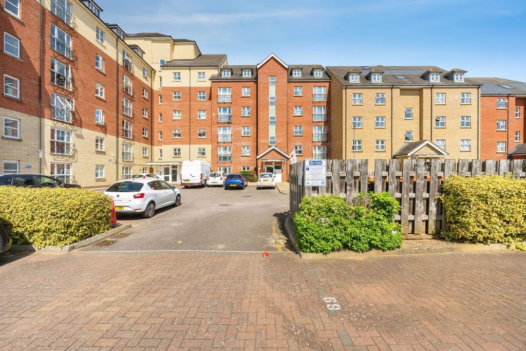 Additional image 2 of 2 bed flat for salePalgrave Road, Bedford MK42