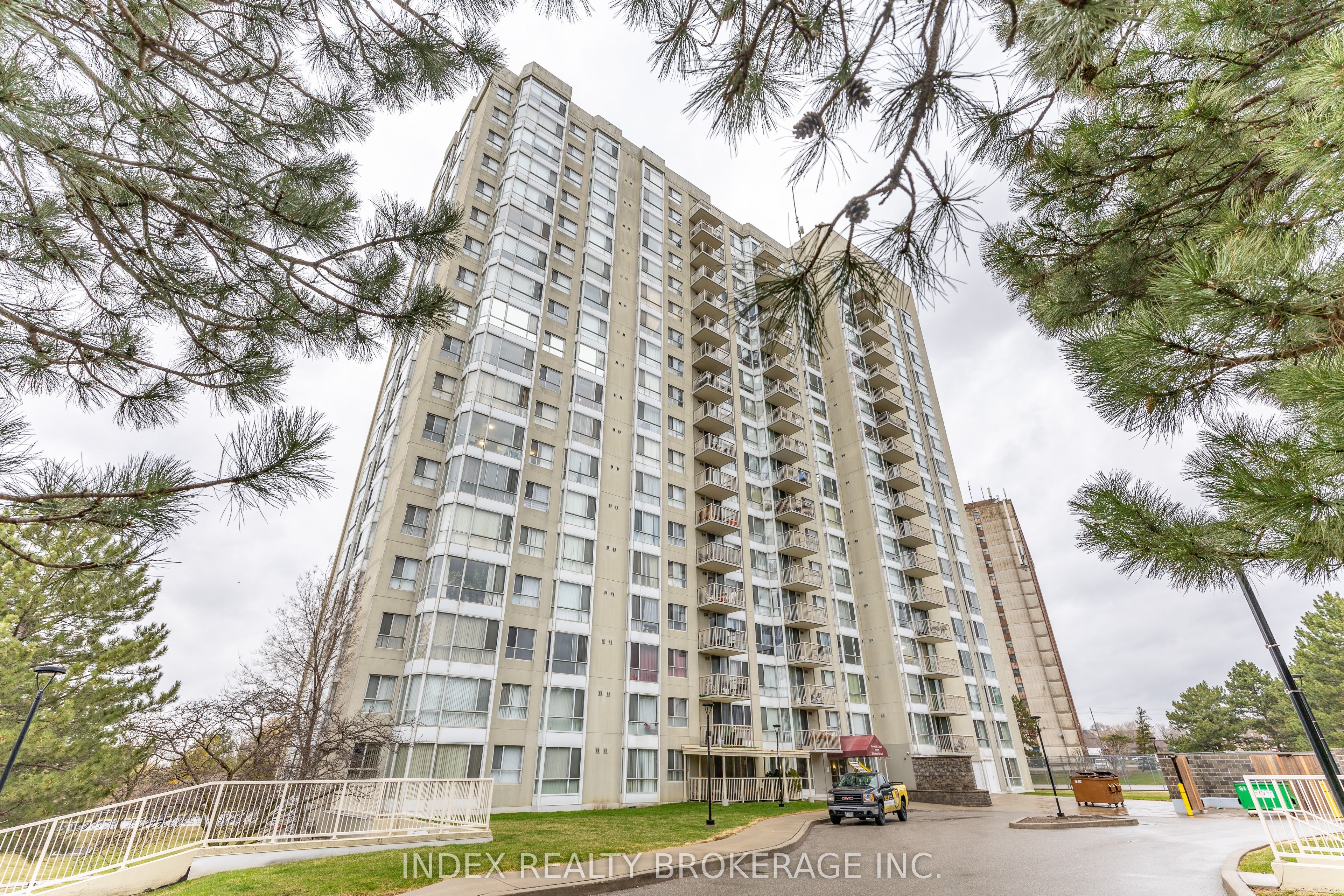 1704-3077 Weston Road, Toronto, ON, M9M 3A1