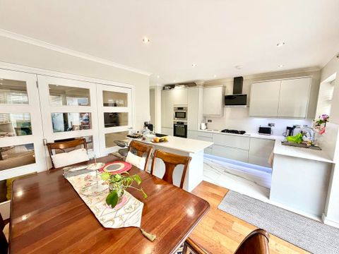 Cool Oak Lane, Kingsbury, London NW9