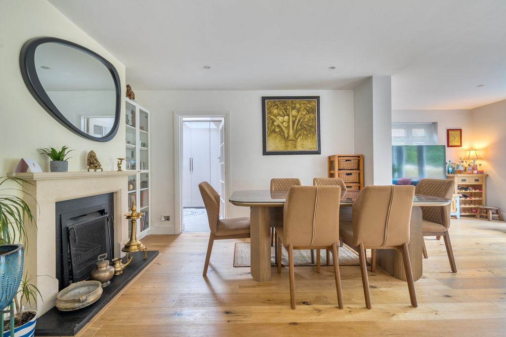 Additional image 12 of 5 bed detached house for saleMillshot Drive, Amersham HP7