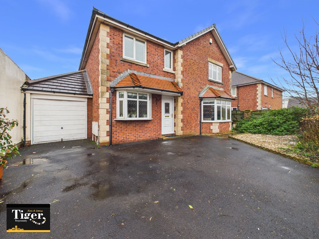 4 bed detached house for salePrestbury Avenue, Blackpool FY4