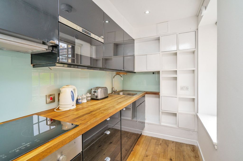 Additional image 5 of 1 bed flat for sale2/2 King's Stables Road, Edinburgh EH1