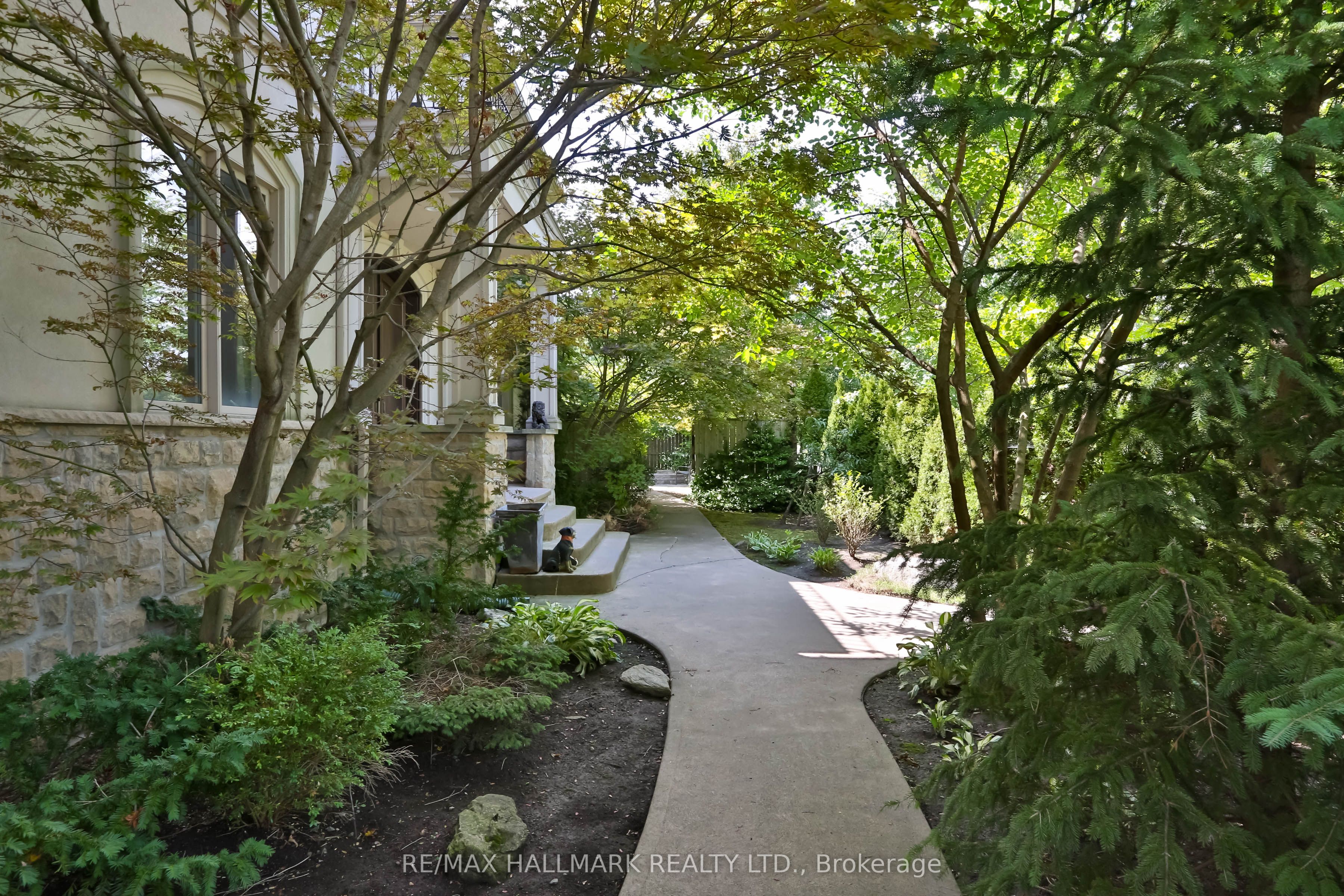 Additional image 3 of 28 Clarkhill Street, Toronto, ON, M2R 2G7