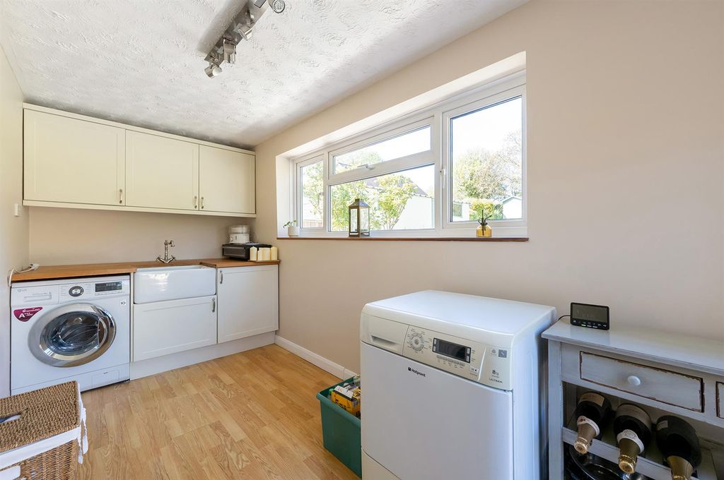 Additional image 10 of 4 bed chalet for saleCattle Lane, Abbotts Ann, Andover SP11