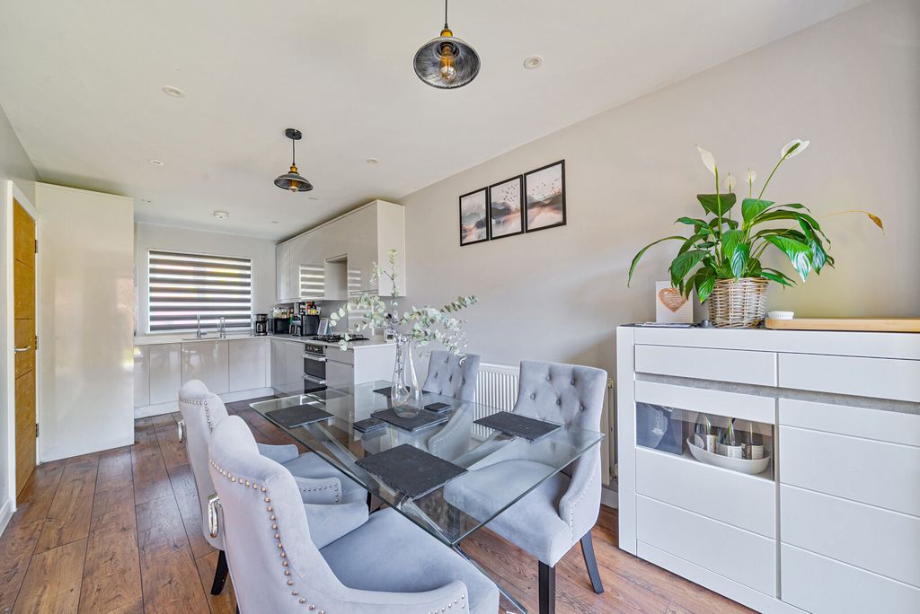 Additional image 12 of 2 bed detached house for saleHawkswell Close, Woking GU21