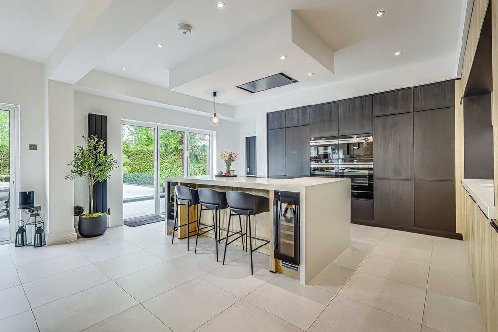 Additional image 14 of 5 bed detached house for saleBenfleet Road, Benfleet SS7
