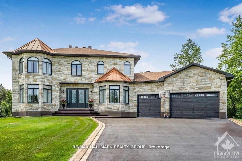 699 Ballycastle Crescent, Ottawa, ON, K1X 0A4