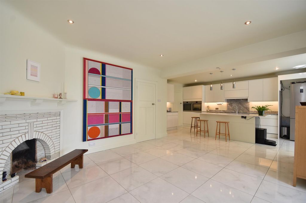 Additional image 30 of 6 bed detached house for saleSutherland Avenue, Bexhill-On-Sea TN39