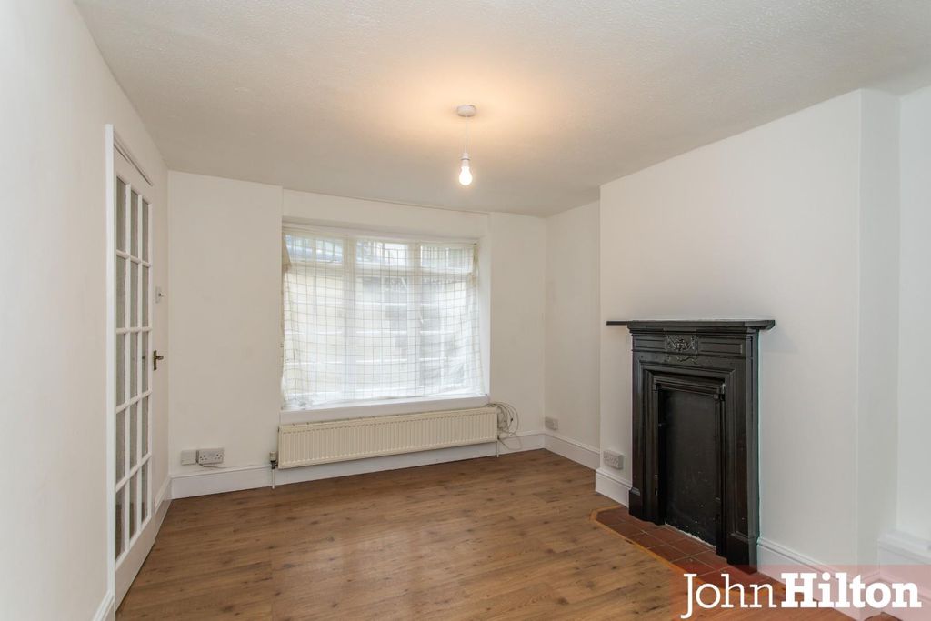 2 bed flat for saleCavendish Place, Brighton BN1 photo 4