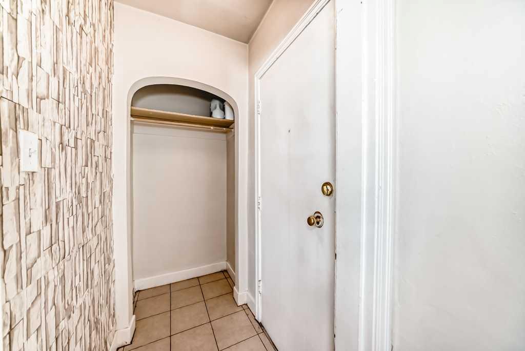 Additional image 3 of 1610 40 Street SW, Calgary, AB, T3C 1W9