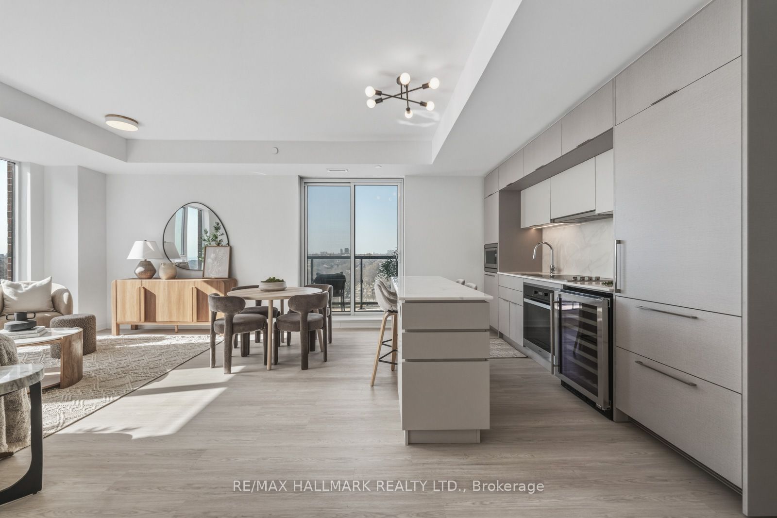 Additional image 3 of 1001-185 Alberta Avenue, Toronto, ON, M6C 0A5