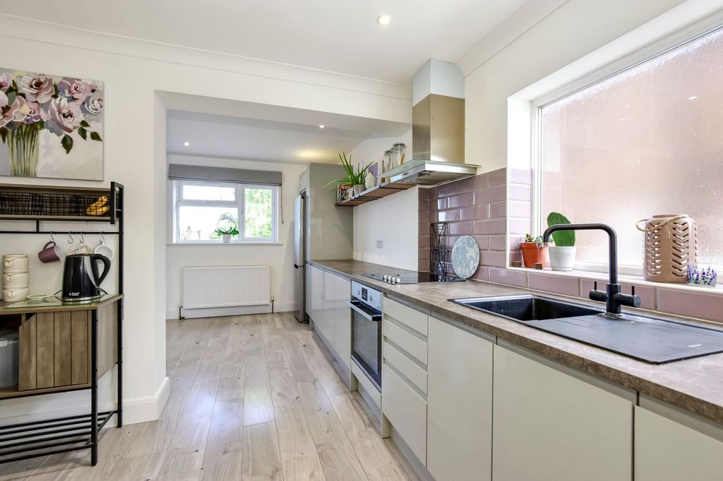 Additional image 9 of 4 bed semi-detached house for saleTibbs Hill Road, Abbots Langley WD5