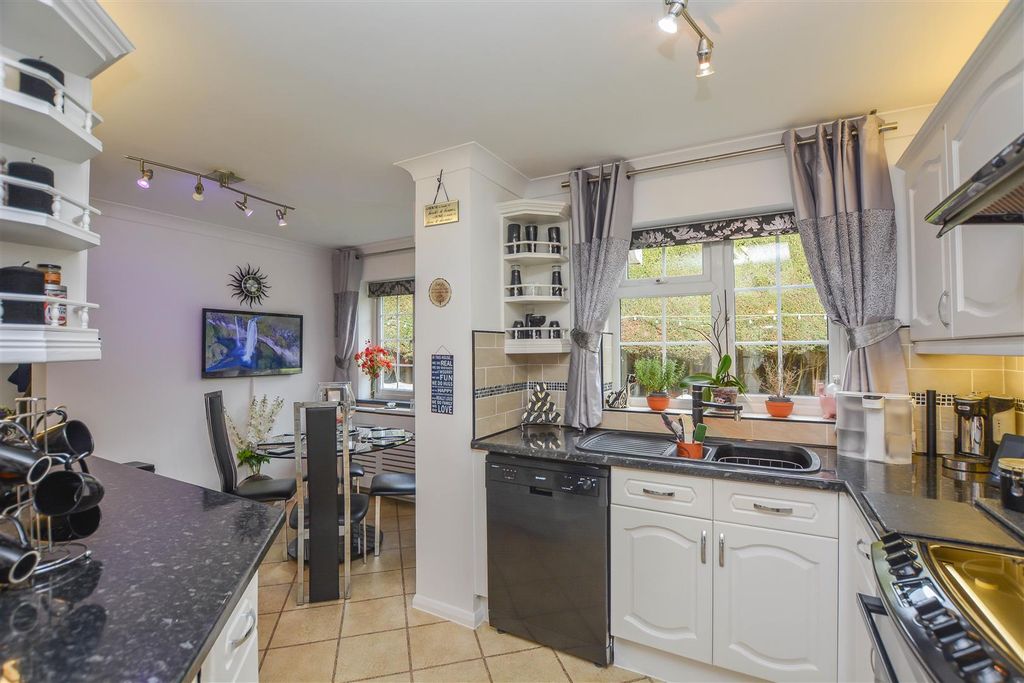 Additional image 8 of 4 bed detached house for salePlovers Barron, Wyatts Green, Brentwood CM15