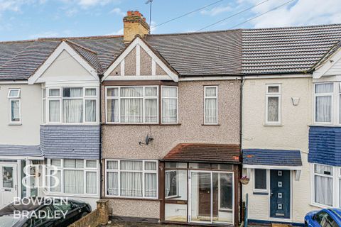 Trelawney Road, Hainault IG6