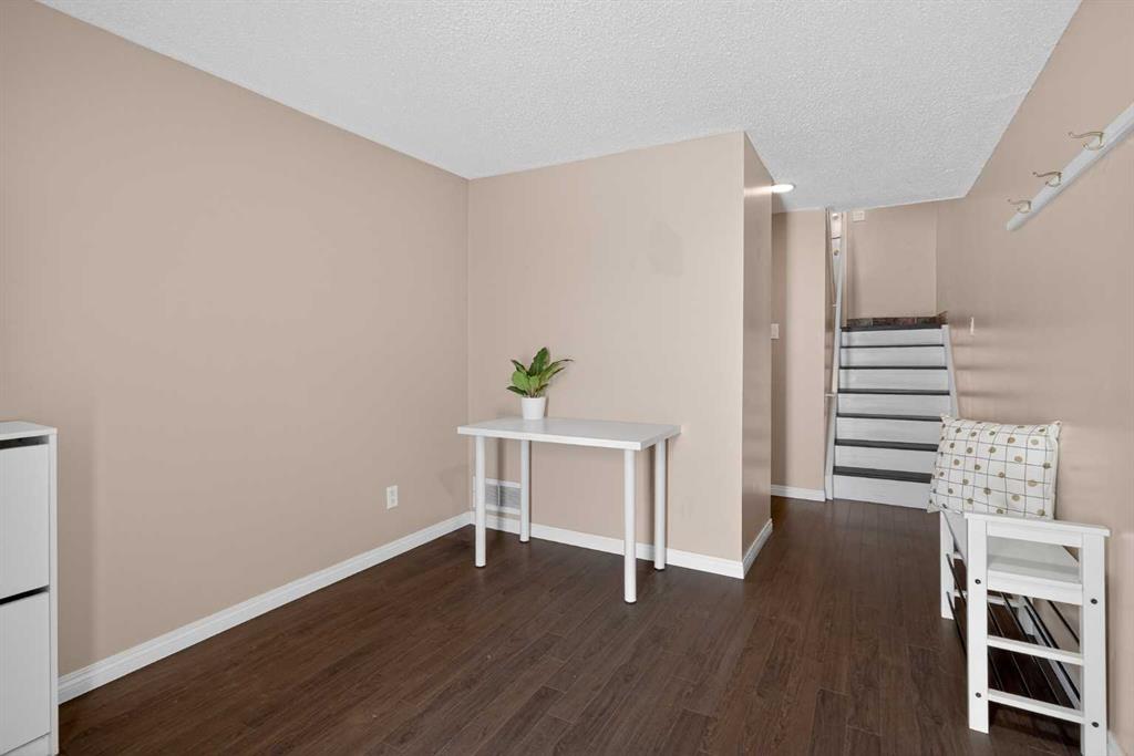 Additional image 5 of 10304 Braeside Drive SW, Calgary, AB, T2W 1B4