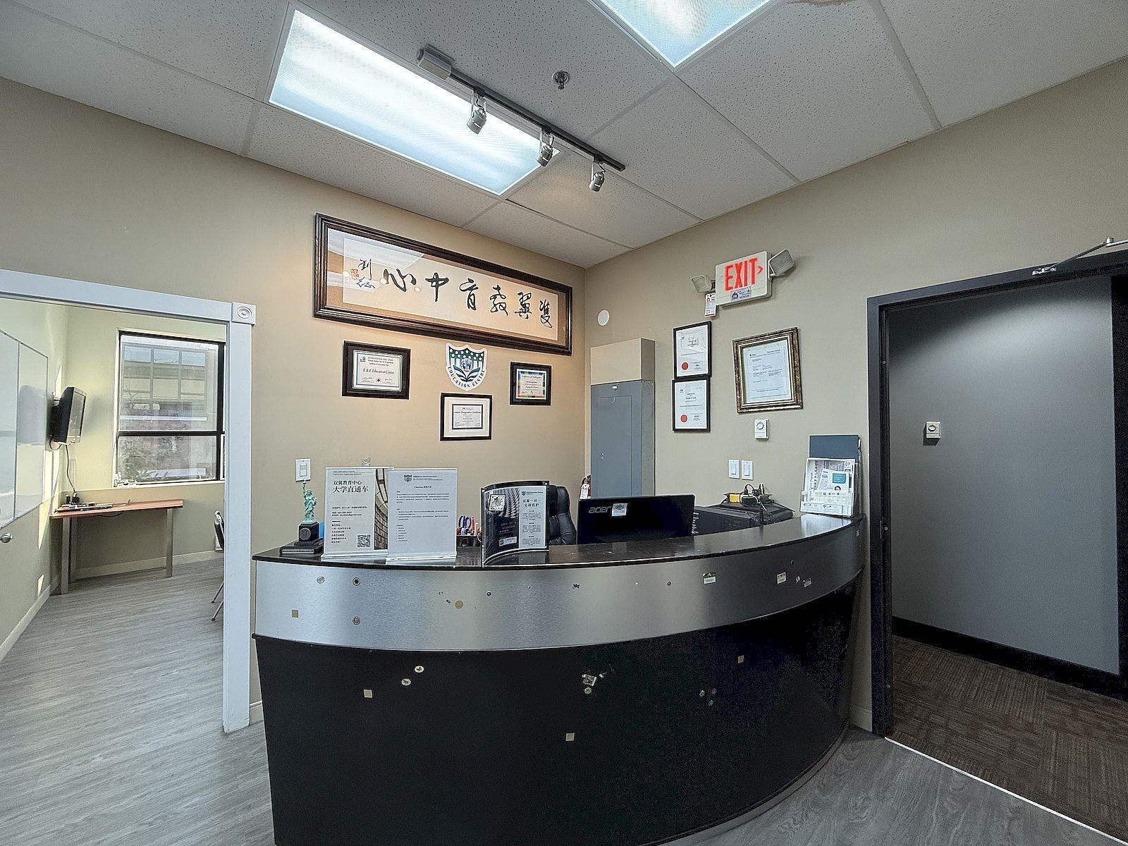 Additional image 2 of 301-15292 Croydon Drive, Surrey, BC, V3Z0Z5