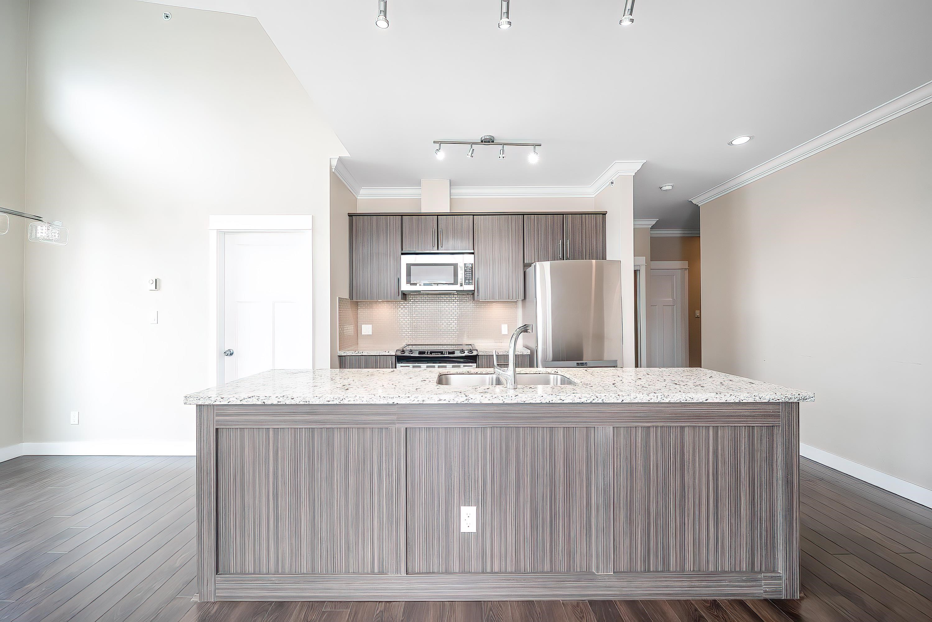 Additional image 4 of 403-6888 Royal Oak Avenue, Burnaby, BC, V5J 4J2