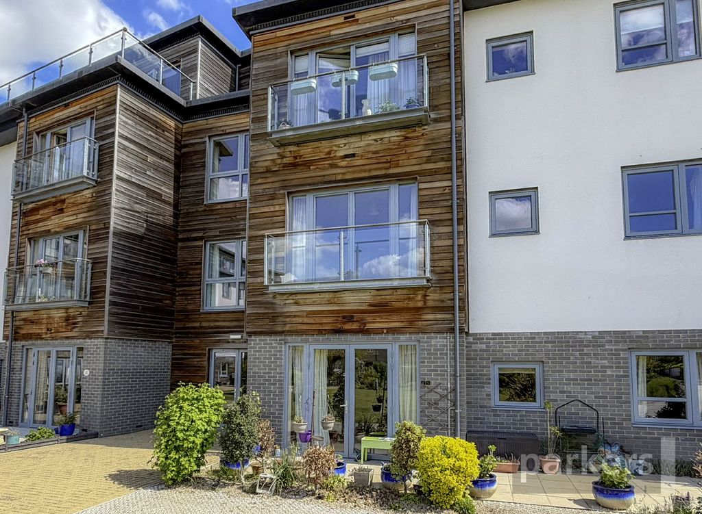 Additional image 9 of 2 bed flat for saleButtercross Lane, Witney, Oxfordshire OX28