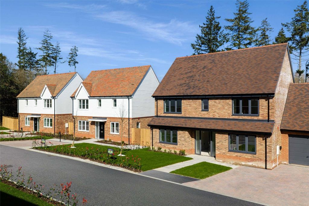 Additional image 20 of 4 bed detached house for saleConquerors Gate, North Trade Road, Battle, East Sussex TN33