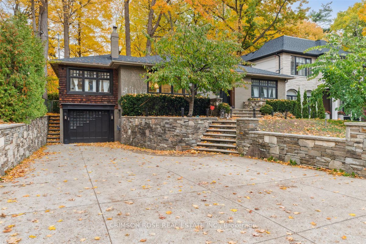 89 Holyrood Avenue, Oakville, ON, L6K 2V4
