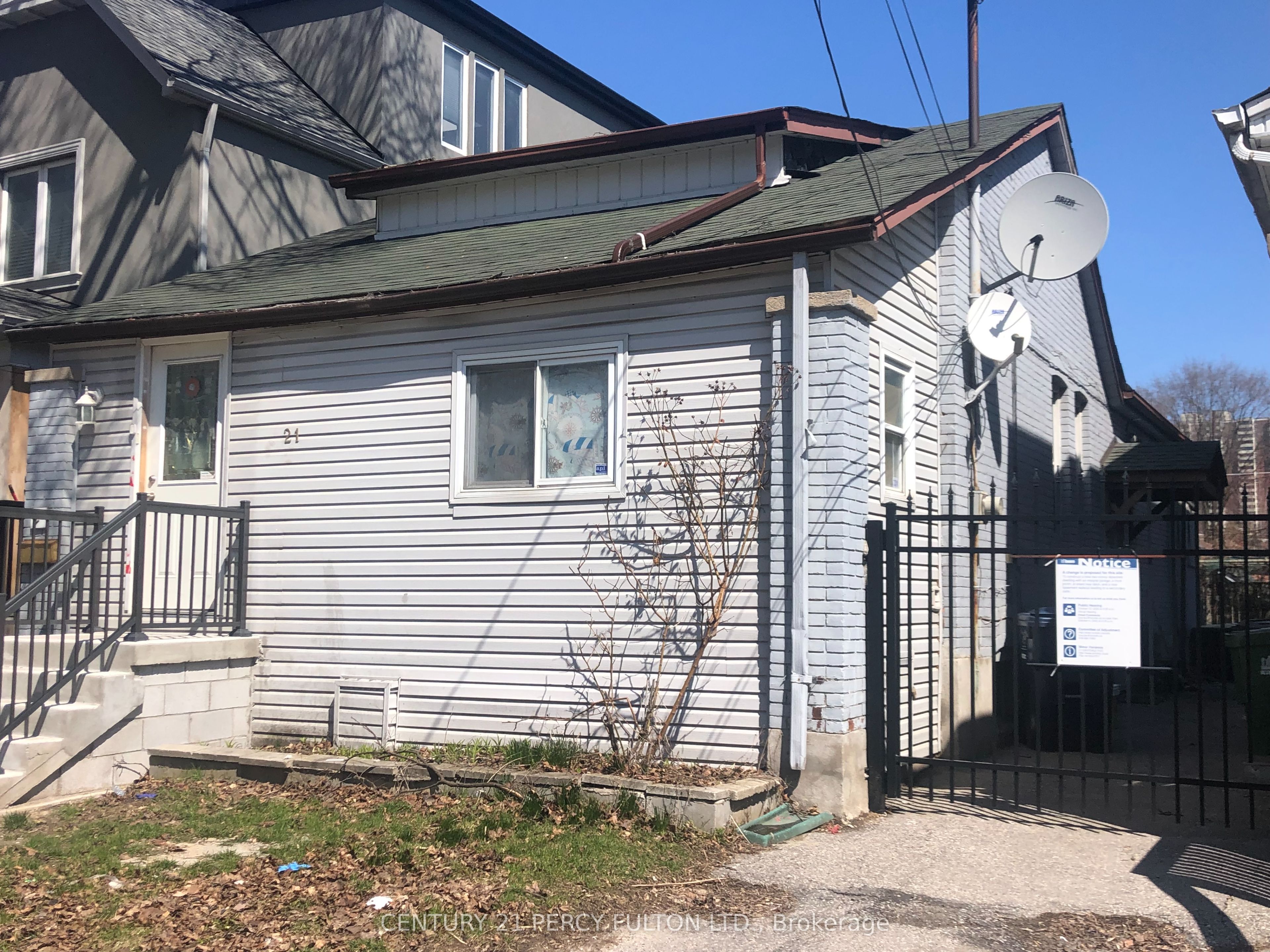 Additional image 2 of 21 Eastdale Avenue, Toronto, ON, M4C 4Z8