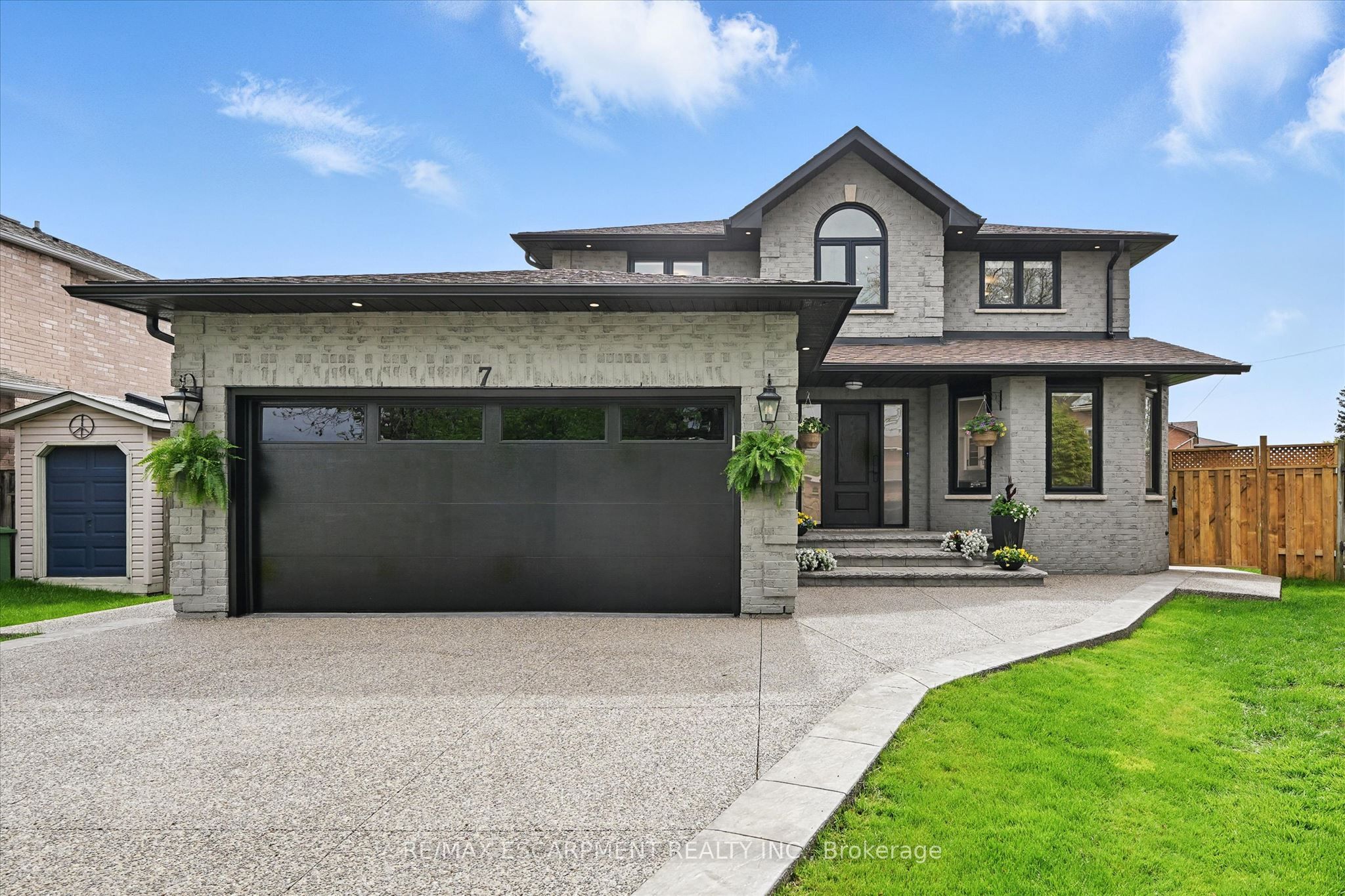 7 Grandview Avenue, Hamilton, ON, L8E 5A5