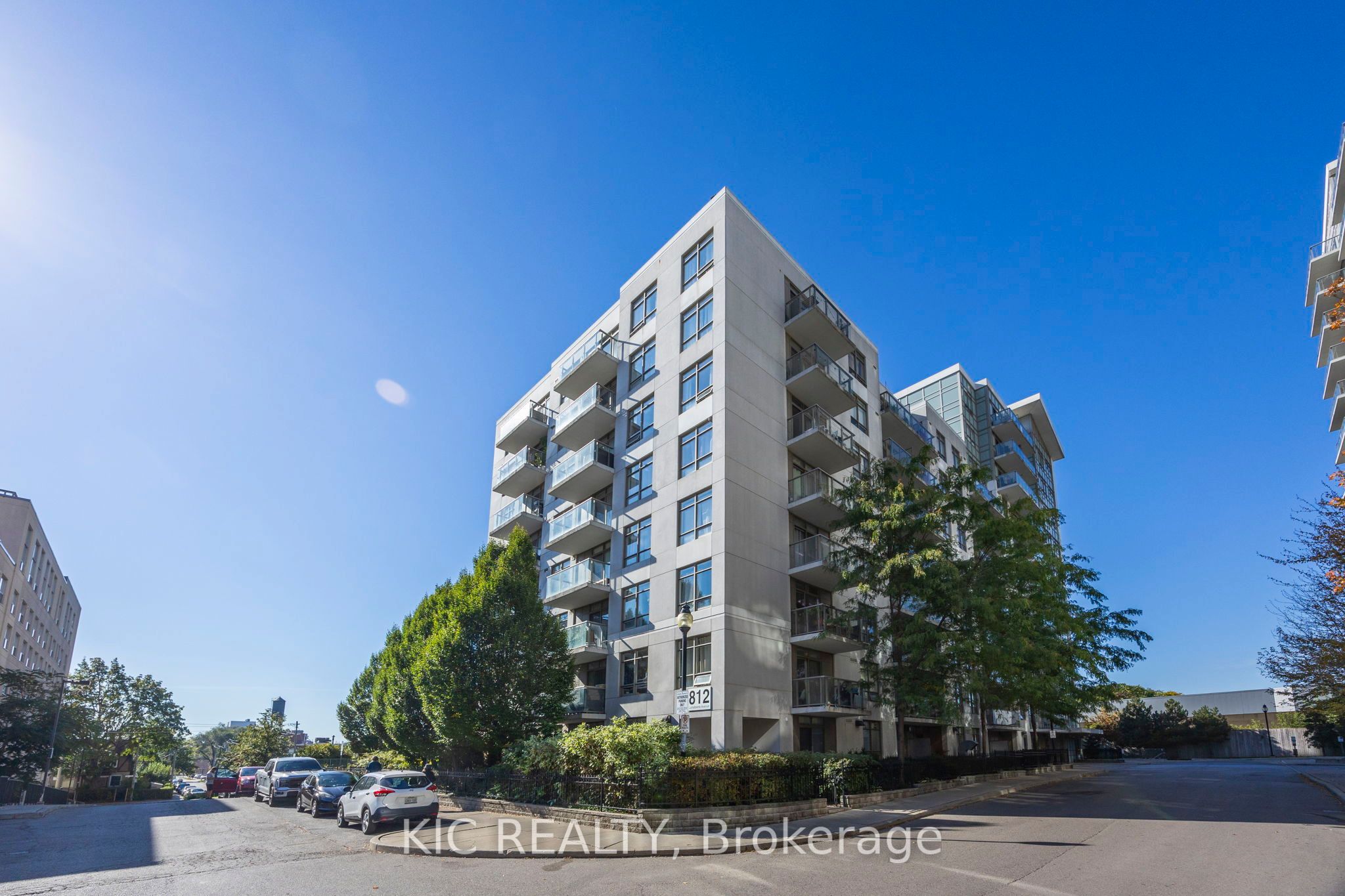 901-812 Lansdowne Avenue, Toronto, ON, M6H 4K5