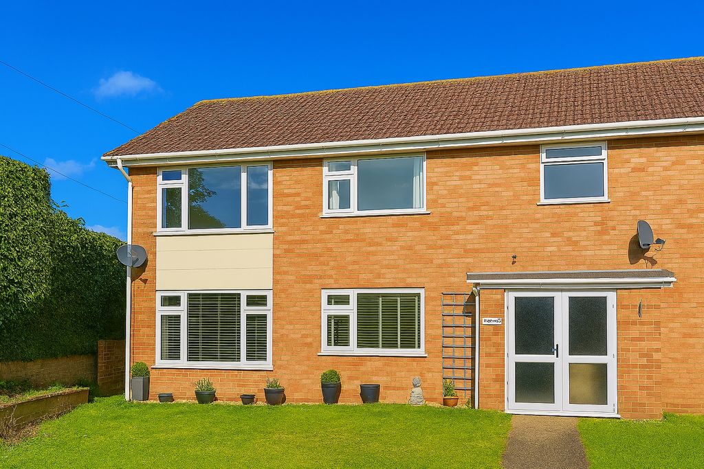 2 bed flat for saleSouth Road, Corfe Mullen, Wimborne BH21
