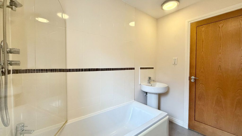 Additional image 12 of 2 bed flat for sale84c Fairfield Road, Inverness IV3