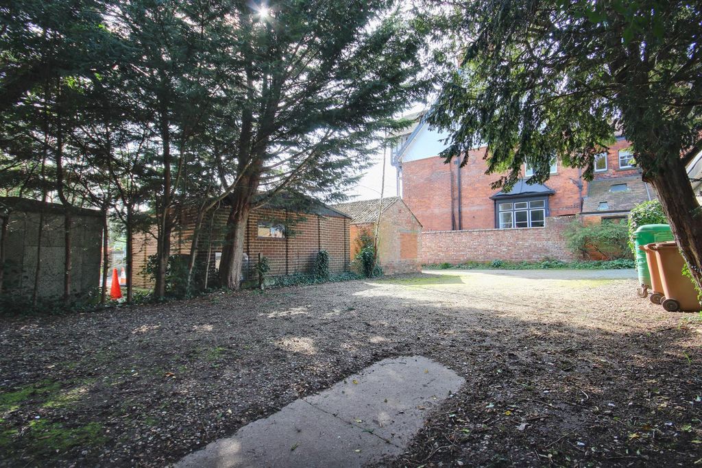 Additional image 11 of 2 bed flat for saleNew Walk, Beverley HU17