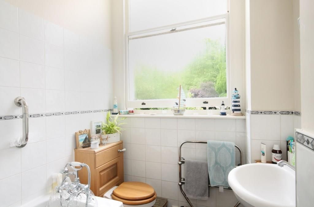 Additional image 10 of 2 bed flat for salePixham Lane, Dorking RH4