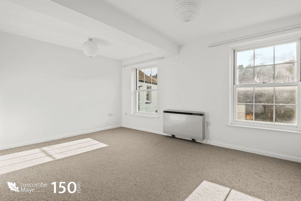 2 bed flat for saleRotherfold, Totnes TQ9 photo 2